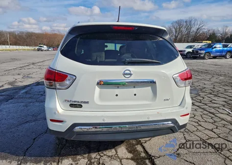 2016 Nissan Pathfinder S z USA, uszkodzony, nr VIN 5N1AR2MN1GC628942